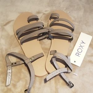 Roxy sandals